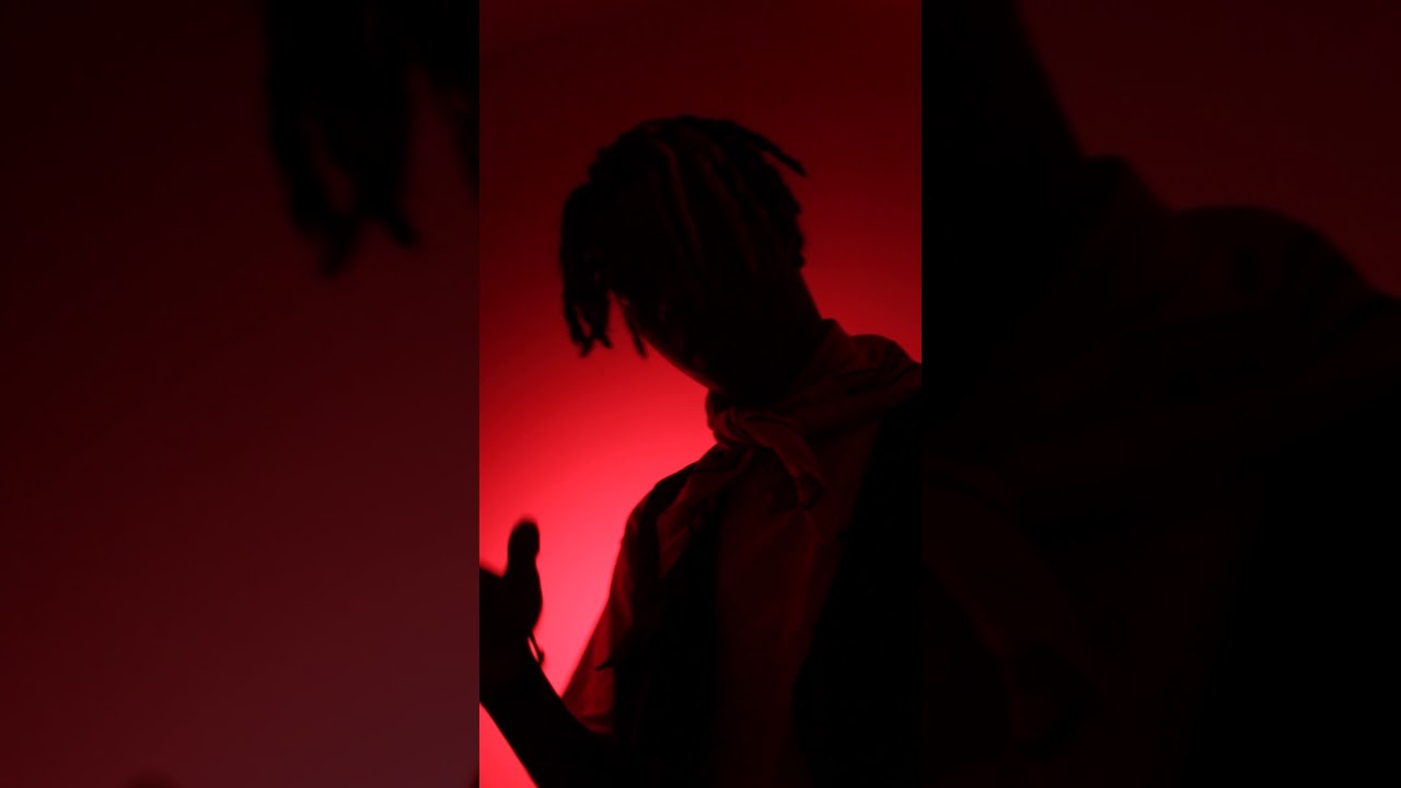 09 - Yunk Vino - Interl&uacute;dio (Prod. Moyz) [Visualizer Gif]