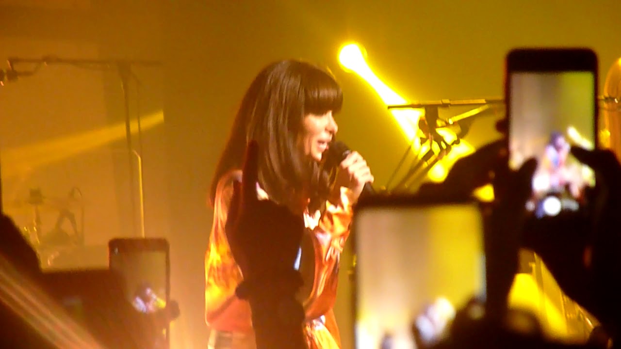 JENIFER - CONCERT LIVE A LA SALLE PLEYEL  - 