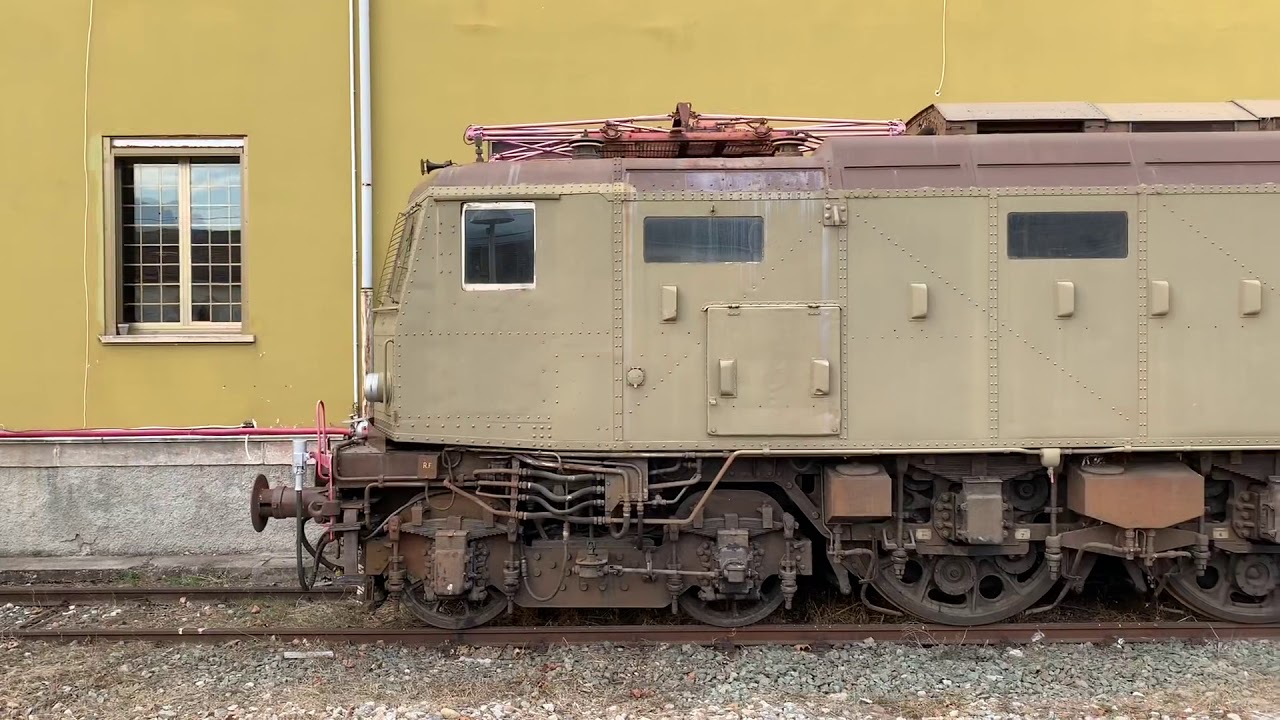 Luino - E428 e carrozze FNM