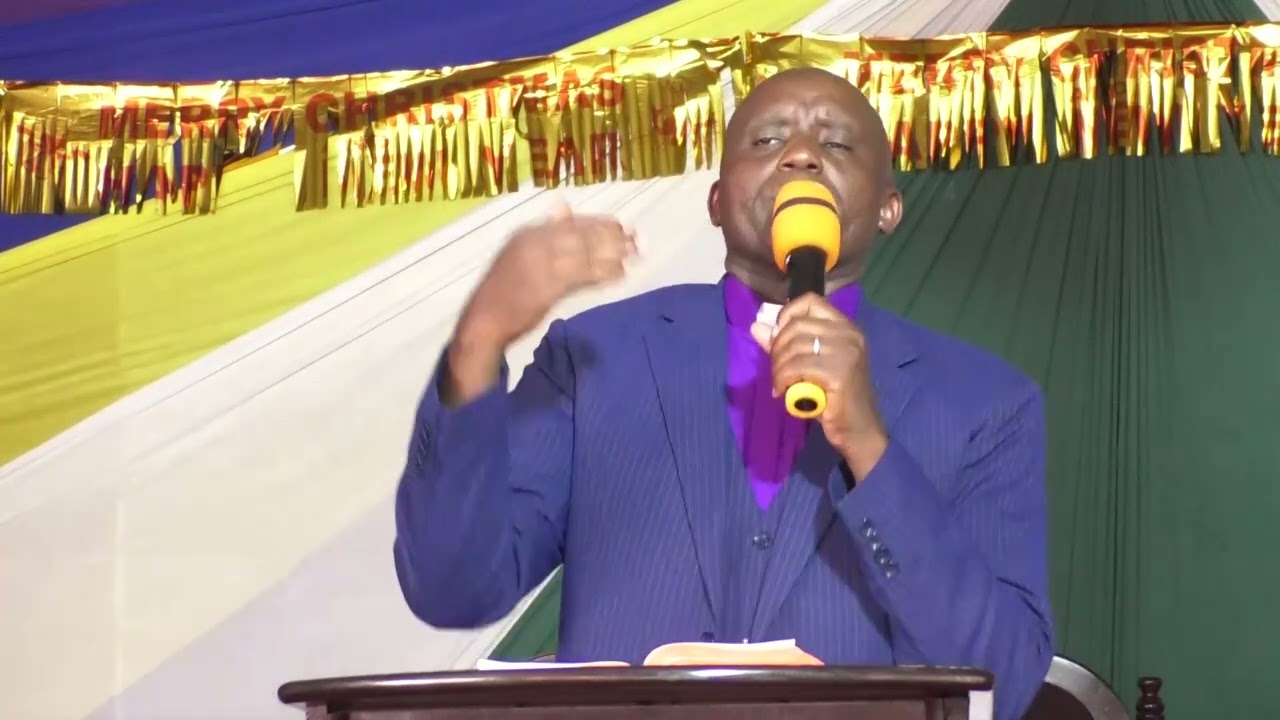 kristo ni mfalme anahitaji kuabudiwa