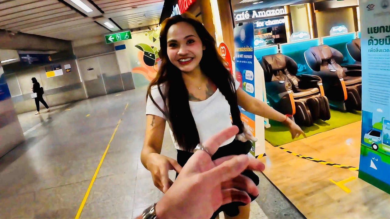 I Found a Secret "Underground" Mall in Bangkok... 😳🇹🇭