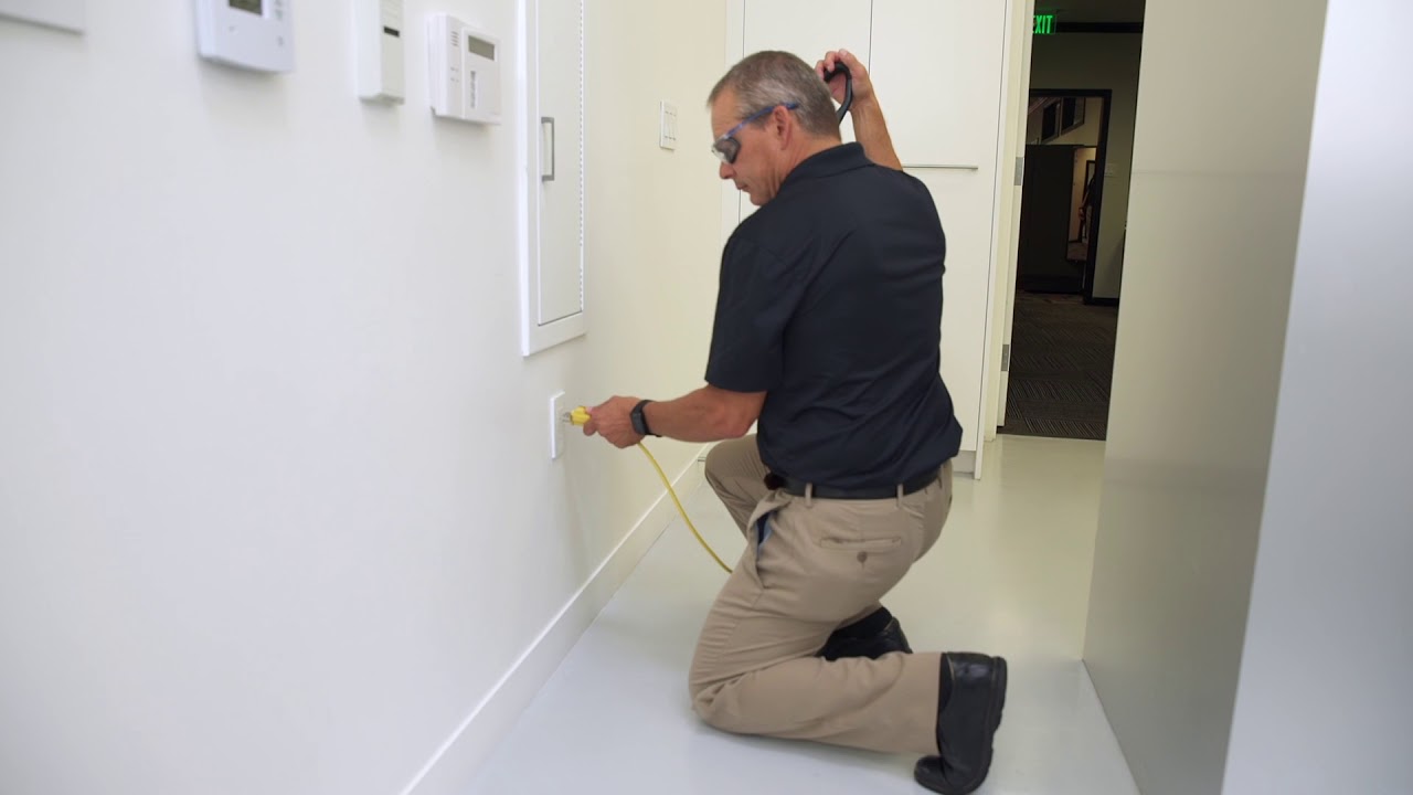 Workplace Safety Training - Proper Use of an Upright Vacuum