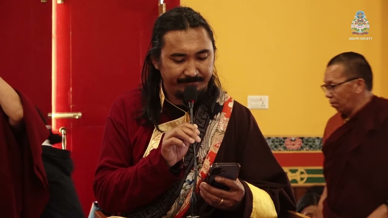 ཚོགས་གཙོ་དཀར་པོ་འཚོལ་ལགས་ནས་ཐུགས་རྗེ་ཆེ་ཞུ་བ། 
