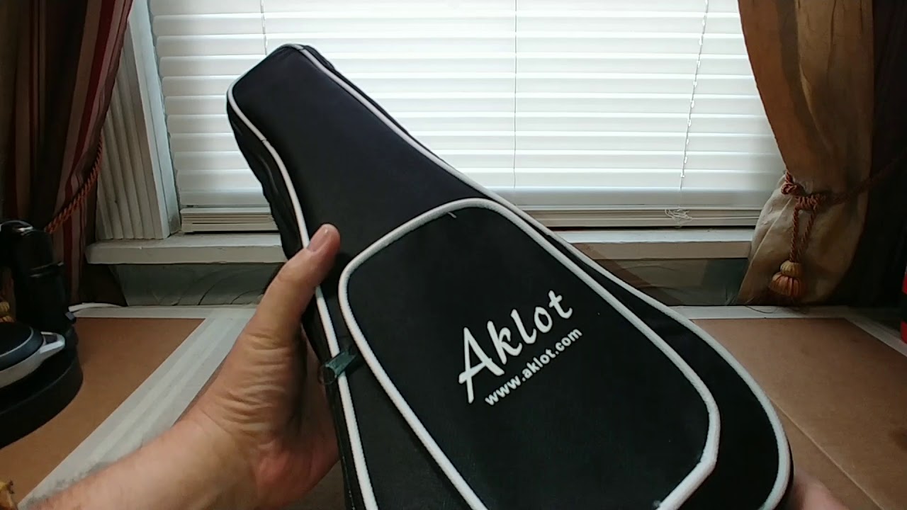 Aklot AKS21 solid mahogany top uke.