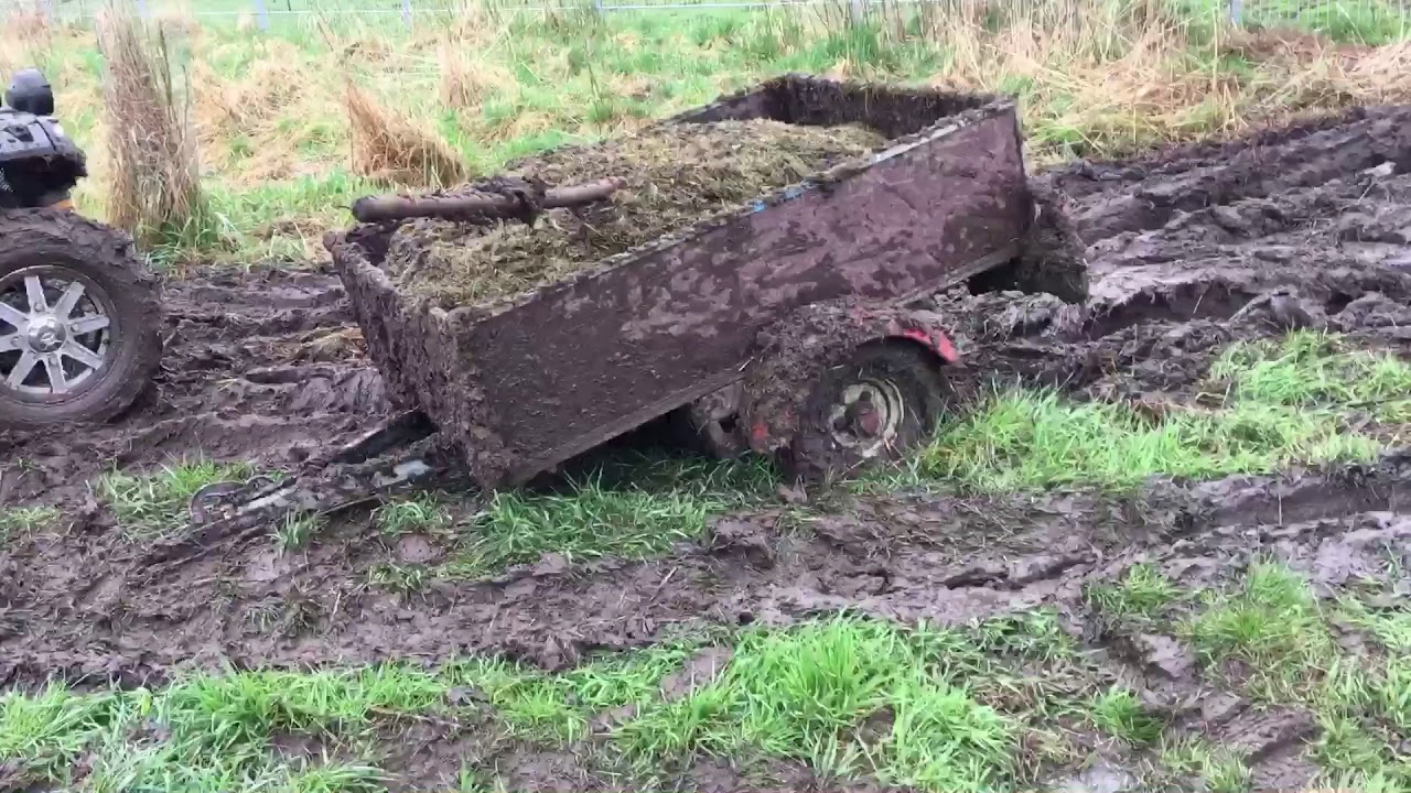 Quad Festgefahren im Schlamm (Polaris 850 Sportsman)