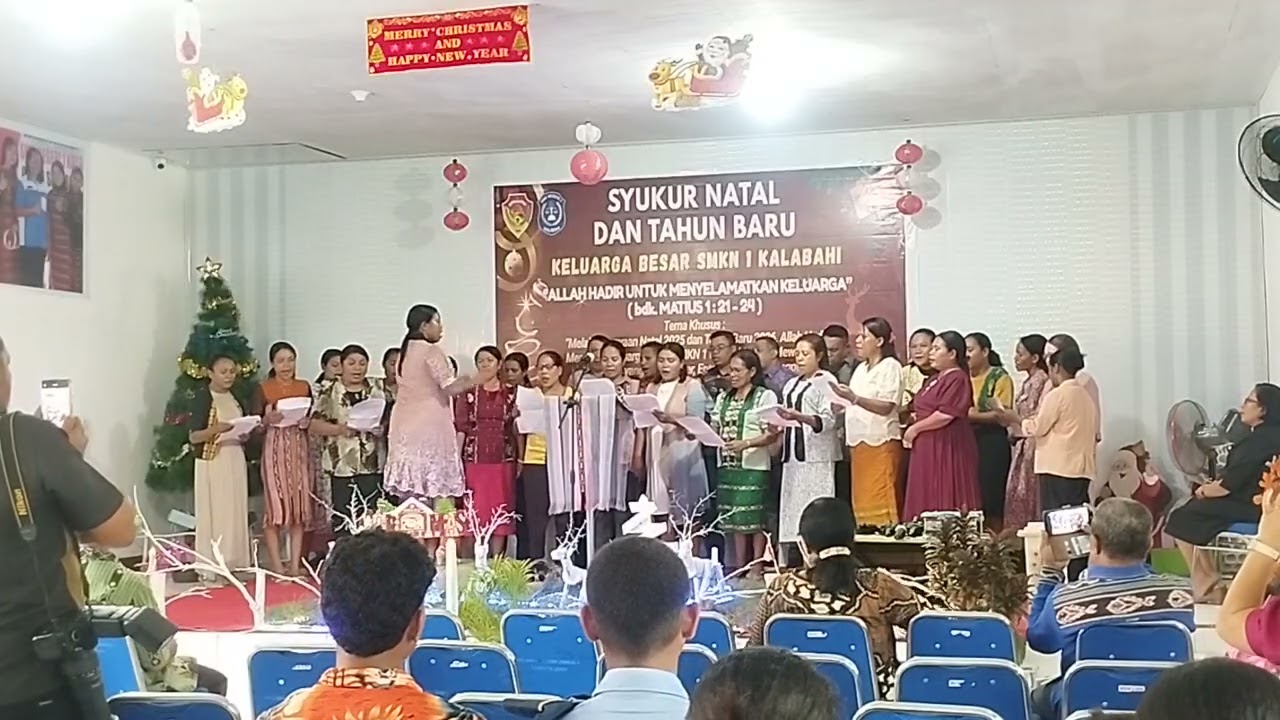 Panduan Suara Guru SMKN 1 Kalabahi. Natal Bersama