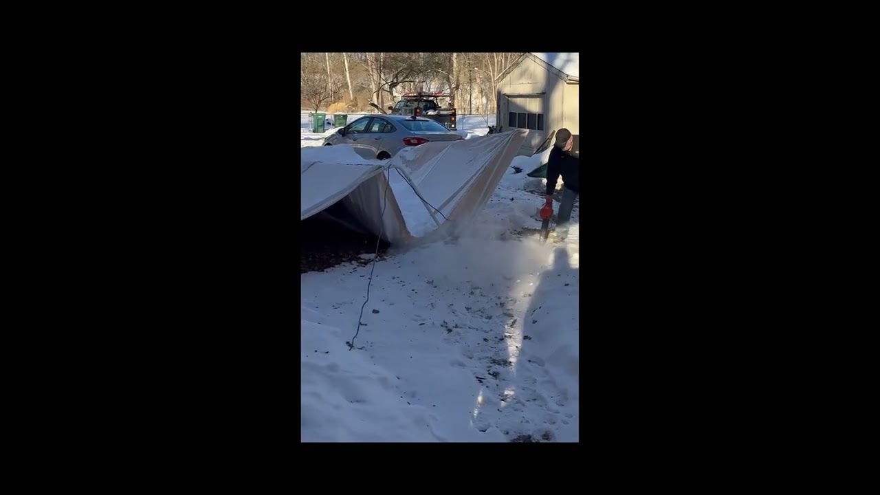 TEsting my B&D LB700 Leaf blower out on Snow