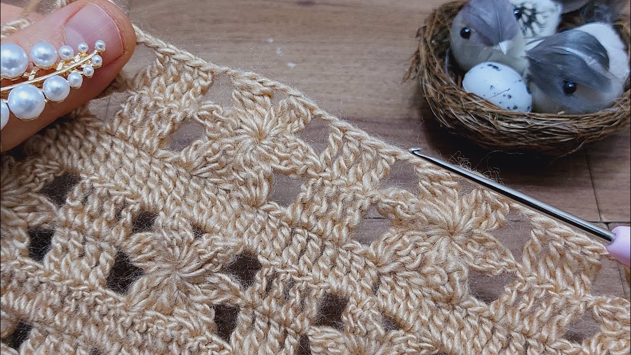 Horror looks beautiful is a dazzling crochet that you will use in different knits