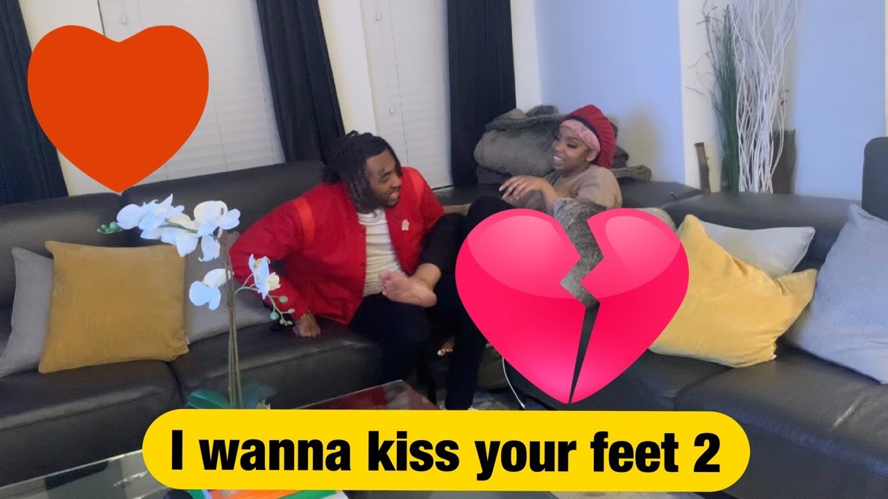 I CANT STOP KISSING MY GIRLFRIEND TO SEE HER REACTION!!! (.SHE GETS ANNOYED )
