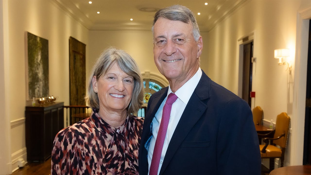 Alumni couple empowers future business students with multimillion-dollar gift