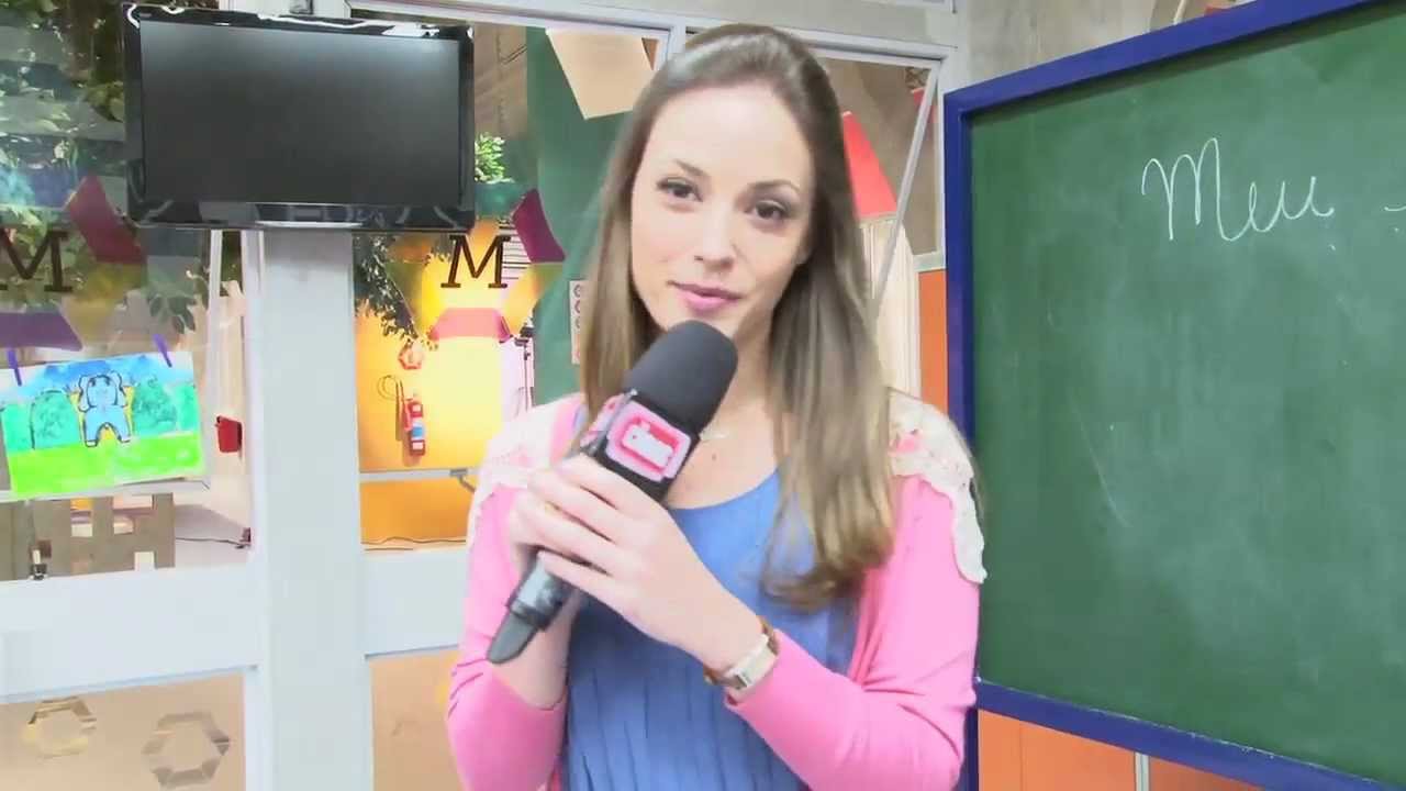 Prof.ª Helena apresenta novo Carrossel