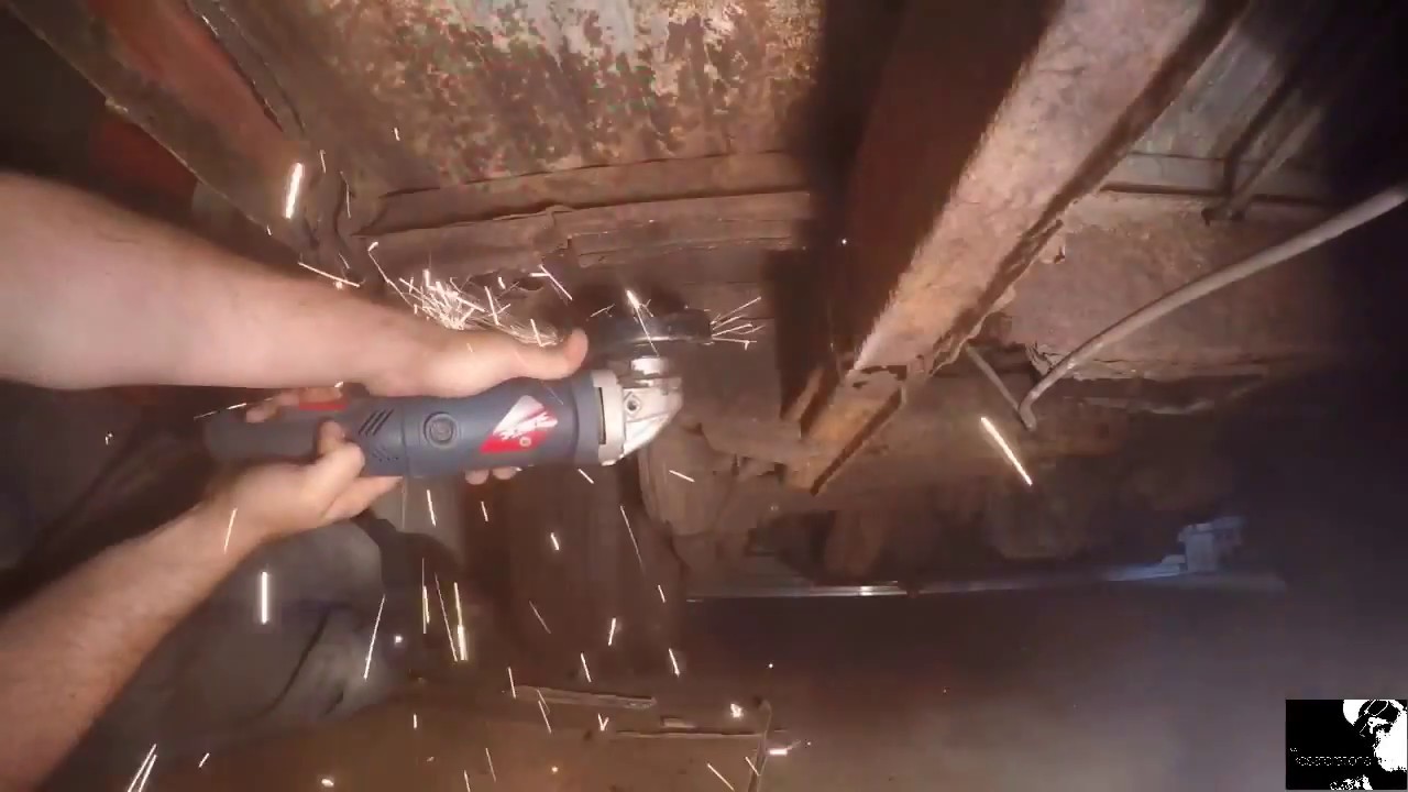 Classic 1970 VW Camper Bus restoration. ‘Day 33 - offside sill removal’.