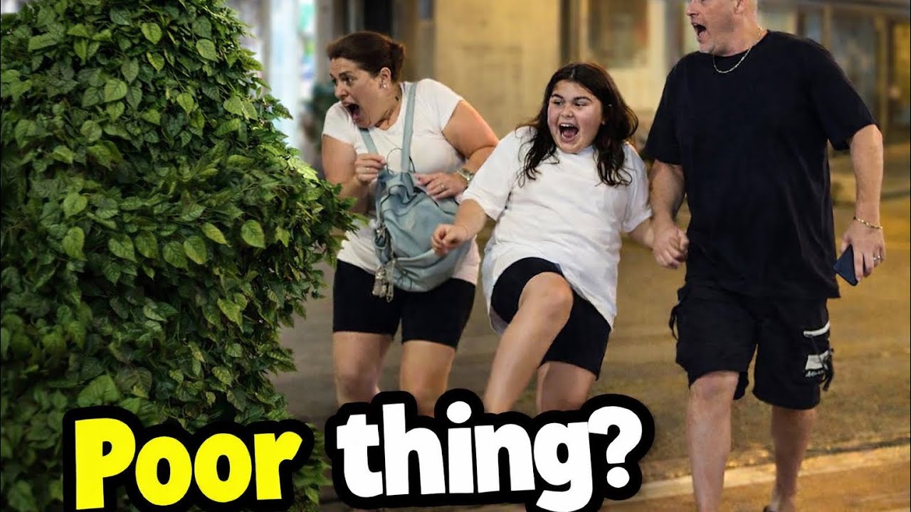 Bushman prank: They didn’t expect that.#hilarious #funny #bushmanprank