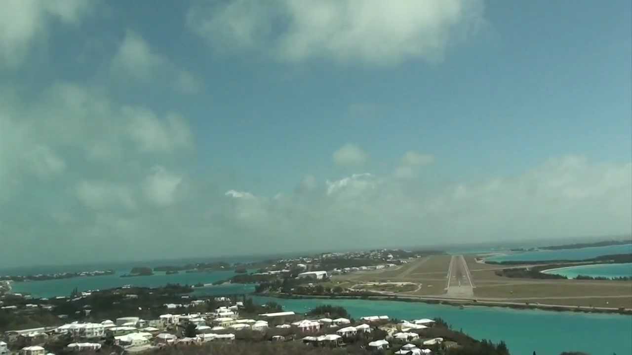 Pilotsview into Bermuda - Windy Landing!