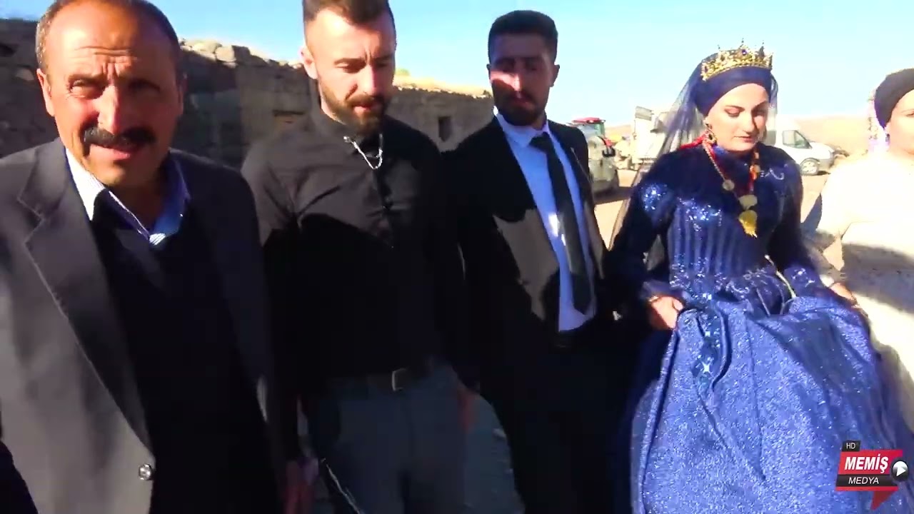 Yazgül & Adem Çiftimizin Nisan töreninde 32 dklik bölüm 🙂 izlemenizi tavsiye ederim