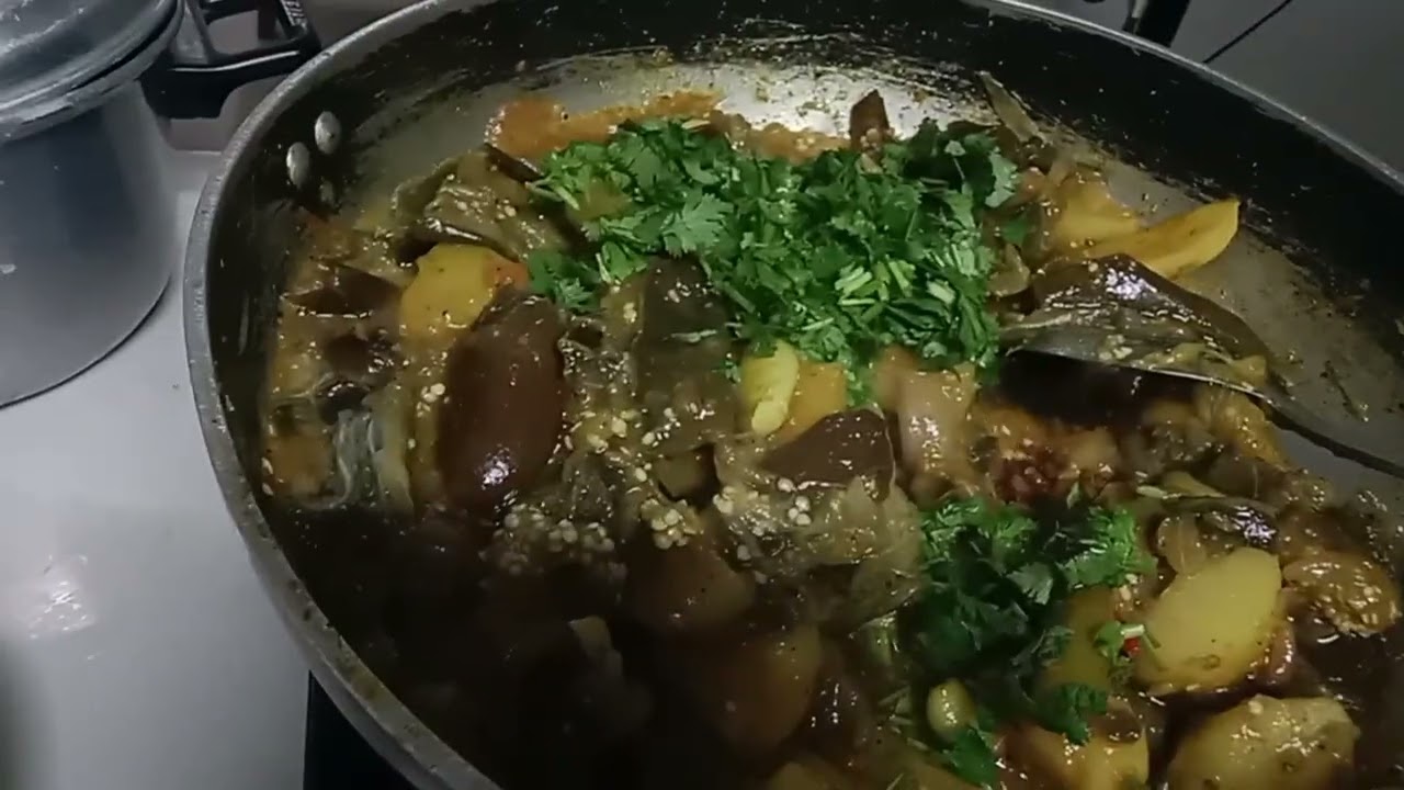 Aloo baingan ki sabzi/recipe/easy#aloobaingankisukhisabji#recipe 