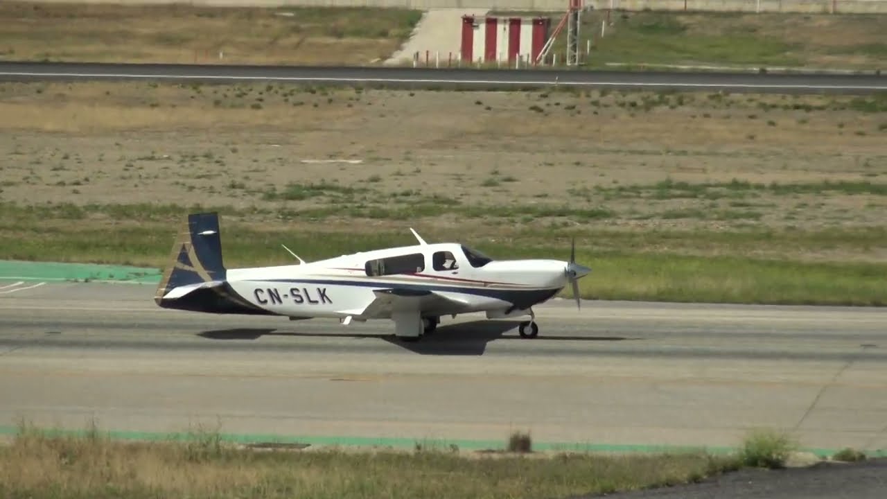 Private Mooney M20TN Acclaim 2GX CN-SLK Taxing Malaga LEMG