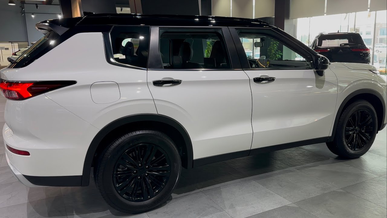 2025 All-New Mitsubishi OUTLANDER 7P-H-Line 2.5L SUV FWD 5 Doors/Black| Dual Tone Interior Exterior