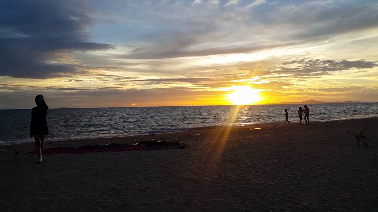 Grandflorida Condo resort  beach front Najomtien