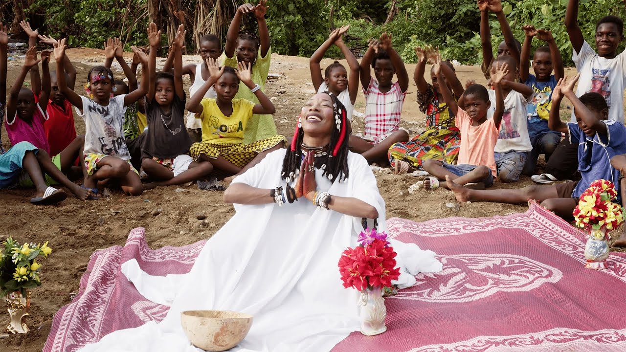 Fatoumata Diawara - Moussoya (Official video)