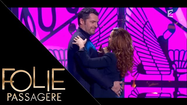 Arnaud Ducret danse un slow avec Noémie de Lattre - Folie Passagère