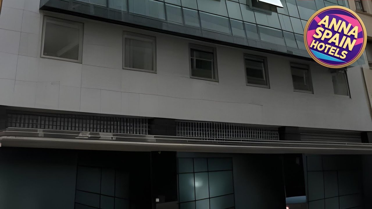 Santiago Apartments Bilbao | Bilbao, Spain | Hotel Review 🏩