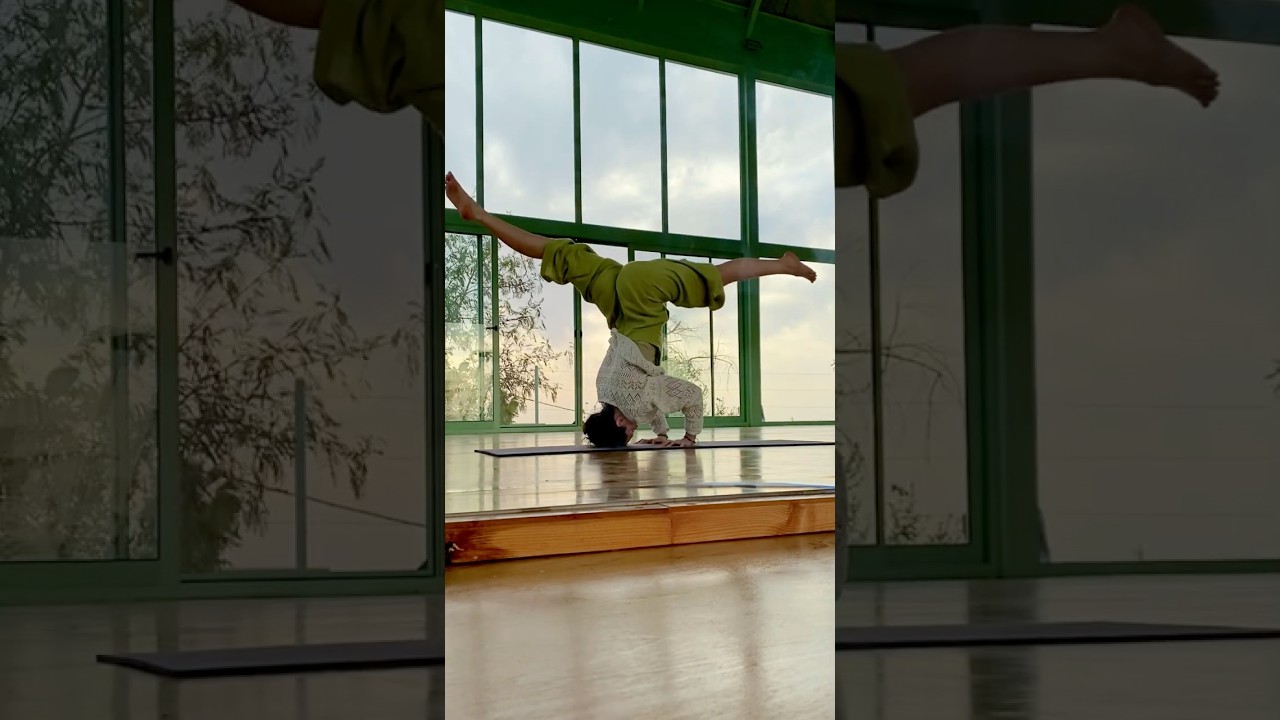 Headstand play 