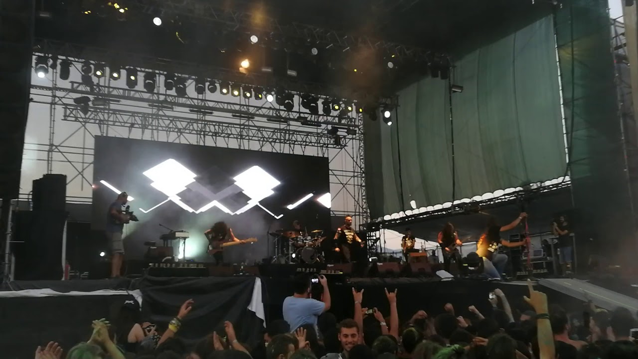 Hayko Cepkin - Bertaraf Et "Şarkı Sonunda Herkes Boyanmıştı :))" (Zeytinli Rock Festivali 2018)