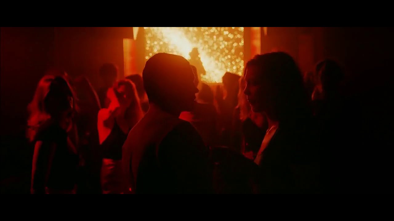 Love - 2015 | Scene