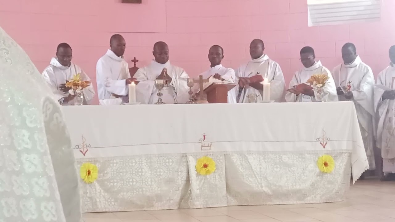 Messe de Prémice des nouveaux prêtres de la province de Cotonou. L'eucharistie 