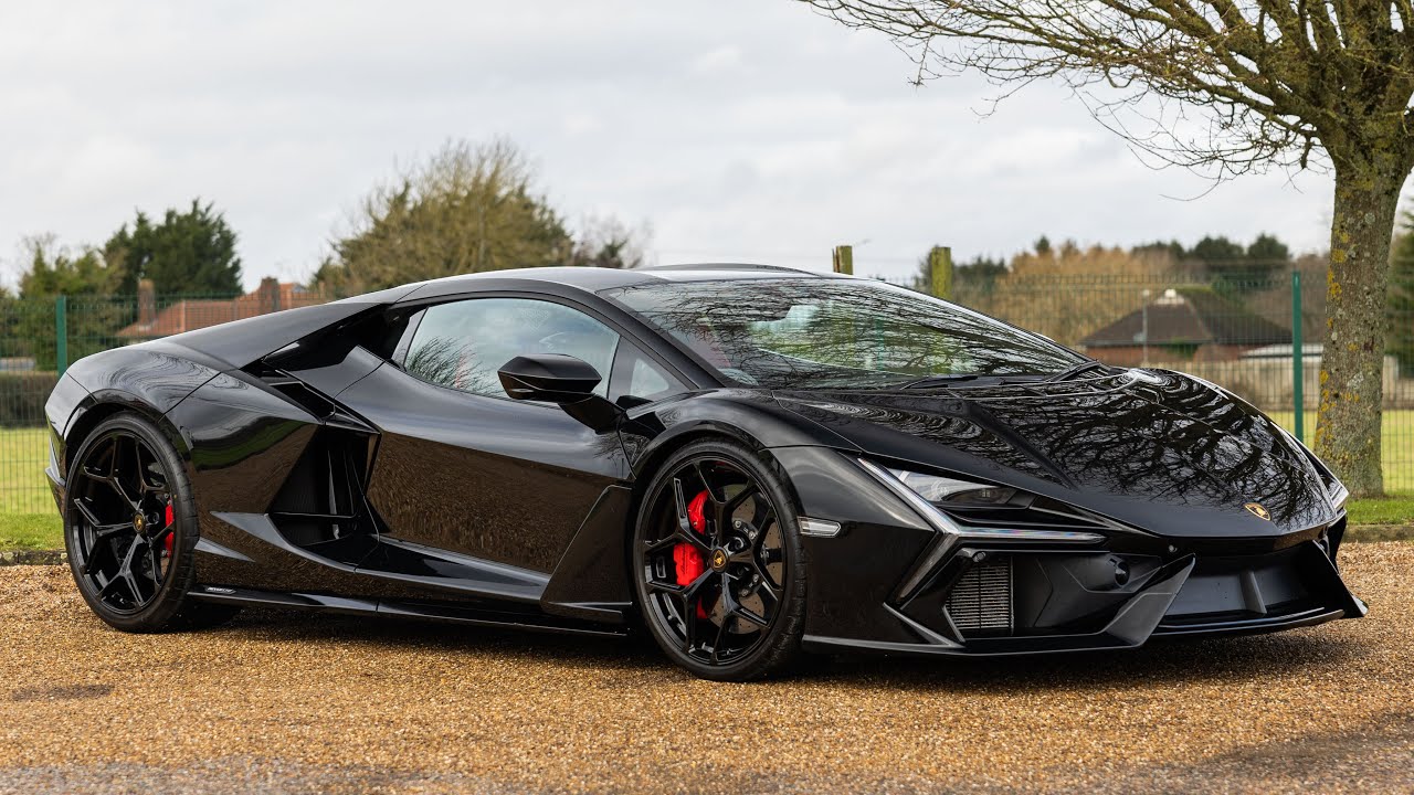 2024 Lamborghini Revuelto - Nero Helene - Walkaround (4K)