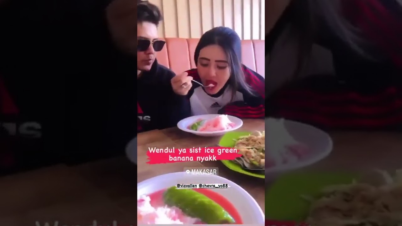 VIA Vallen Dan Chevra Yolandi menikmati Minum Es Berdua Romantis #viavallen    #viral   #shorts