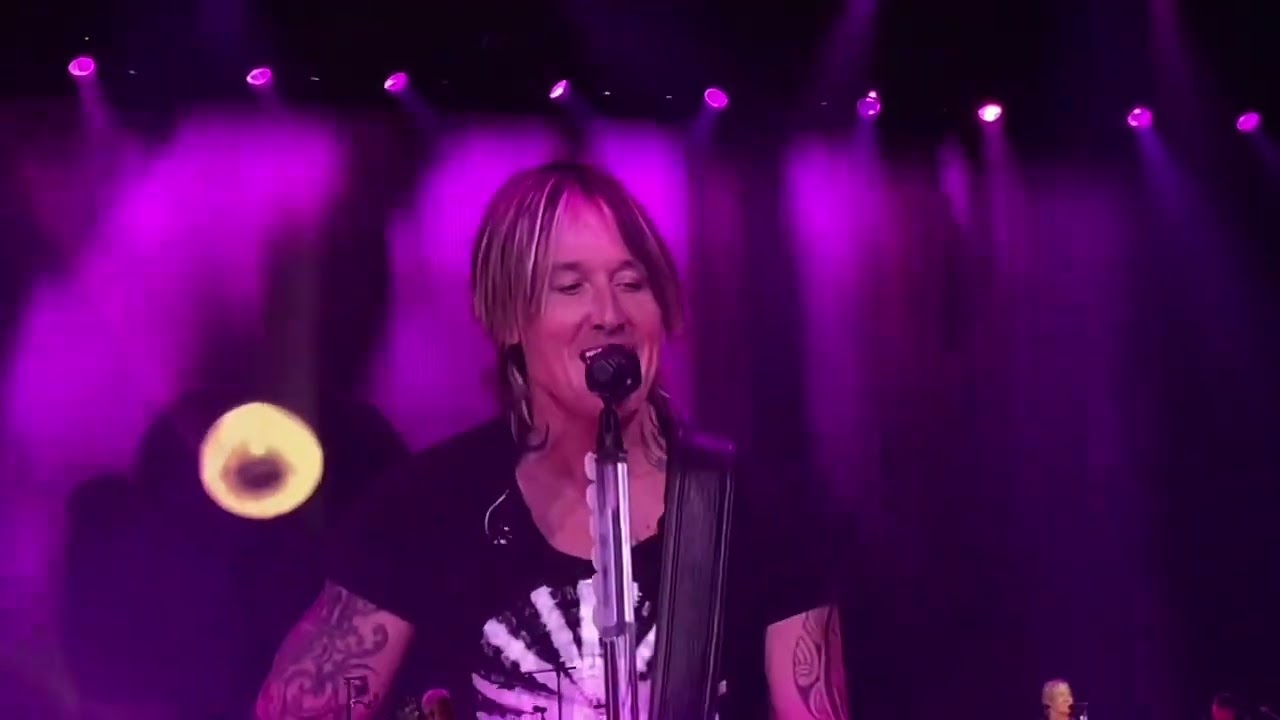 Keith Urban Dec 2022 (Part 1)