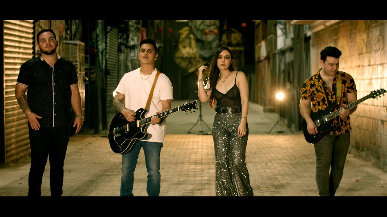 Mi Piel No Te Olvida - Regulo Caro ft. Somos 3 (Video Oficial)