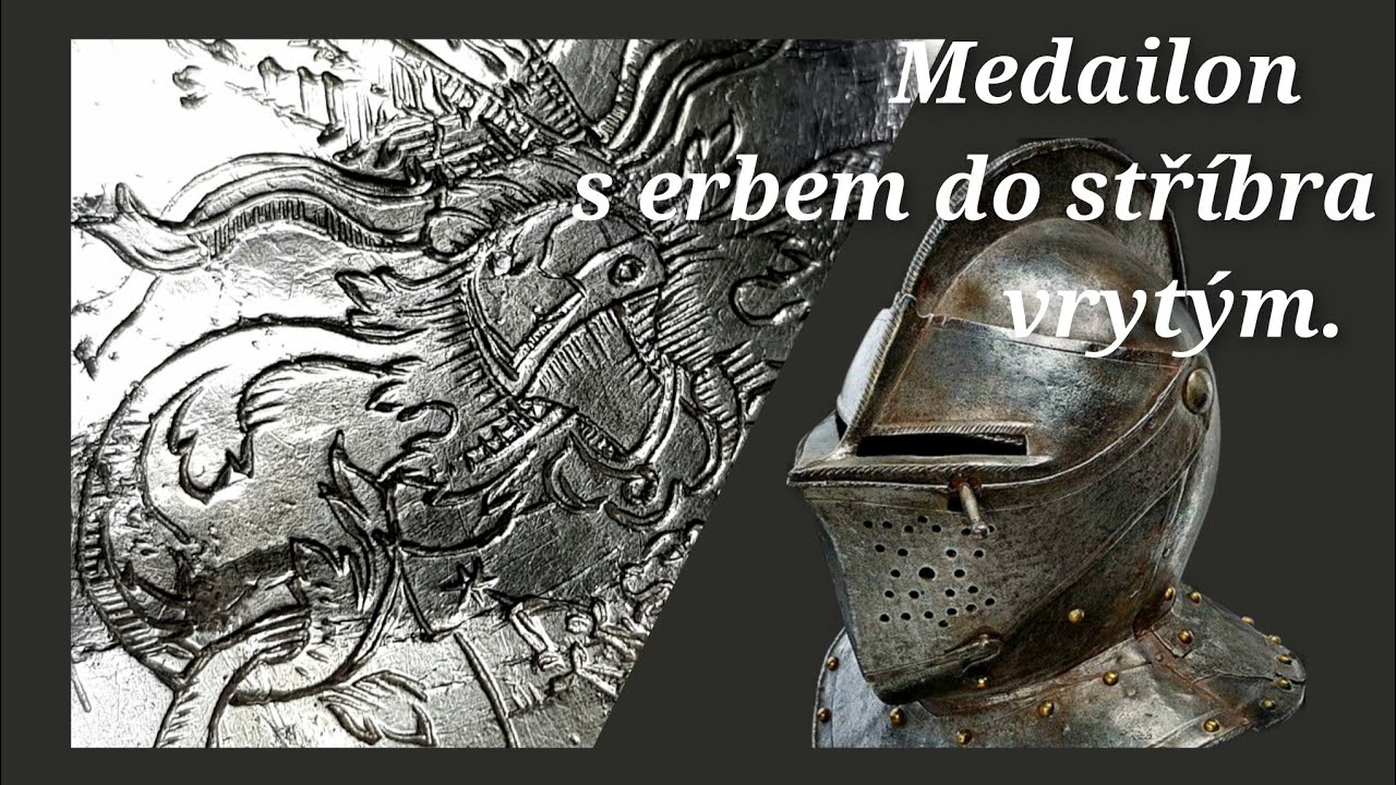 Medailon s erbem do stříbra vrytým.