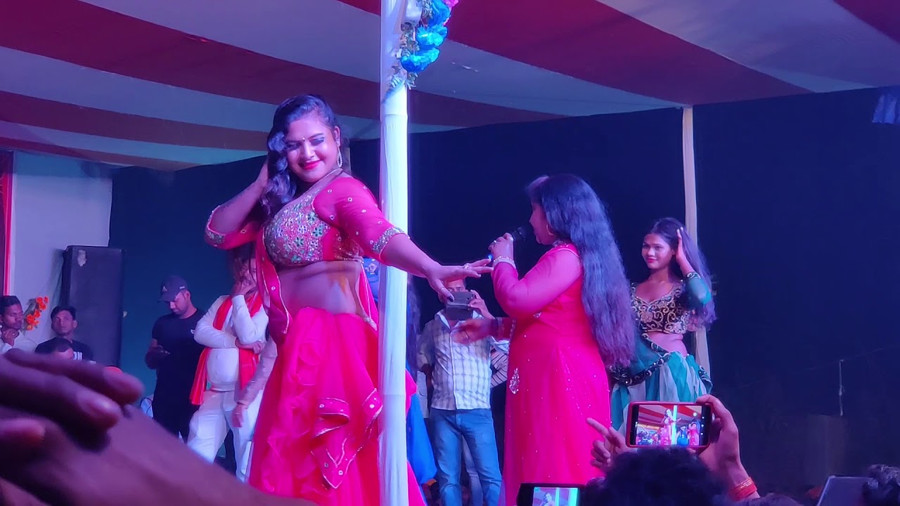 देखिये बिजली रानी गाते हुऐ छोटे बाबा से केया मंगा स्टेज शो चना भरियार बक्सर 2019