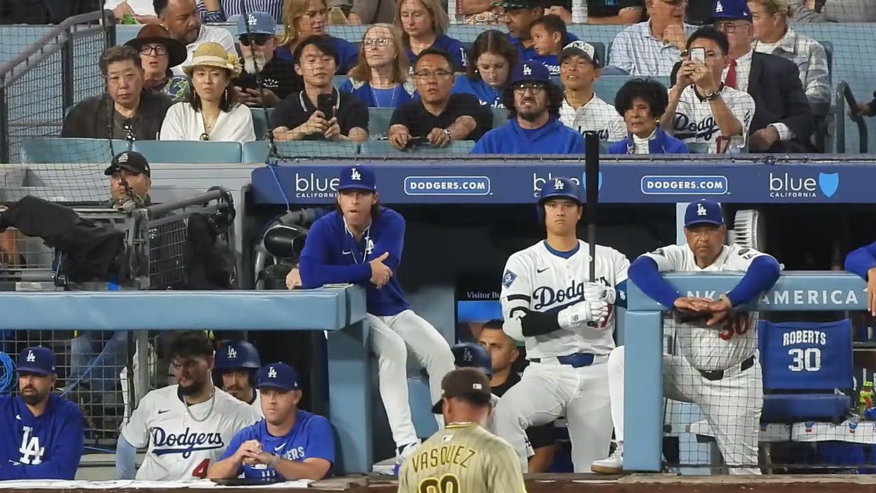見どころ満載動画‼️大谷翔平選手のコーチを呼ぶ方法がすごかった！大谷選手が登場すると観客のテンションマックス#shoheiohtani#mvp#dodgers#twowayplayer #pages