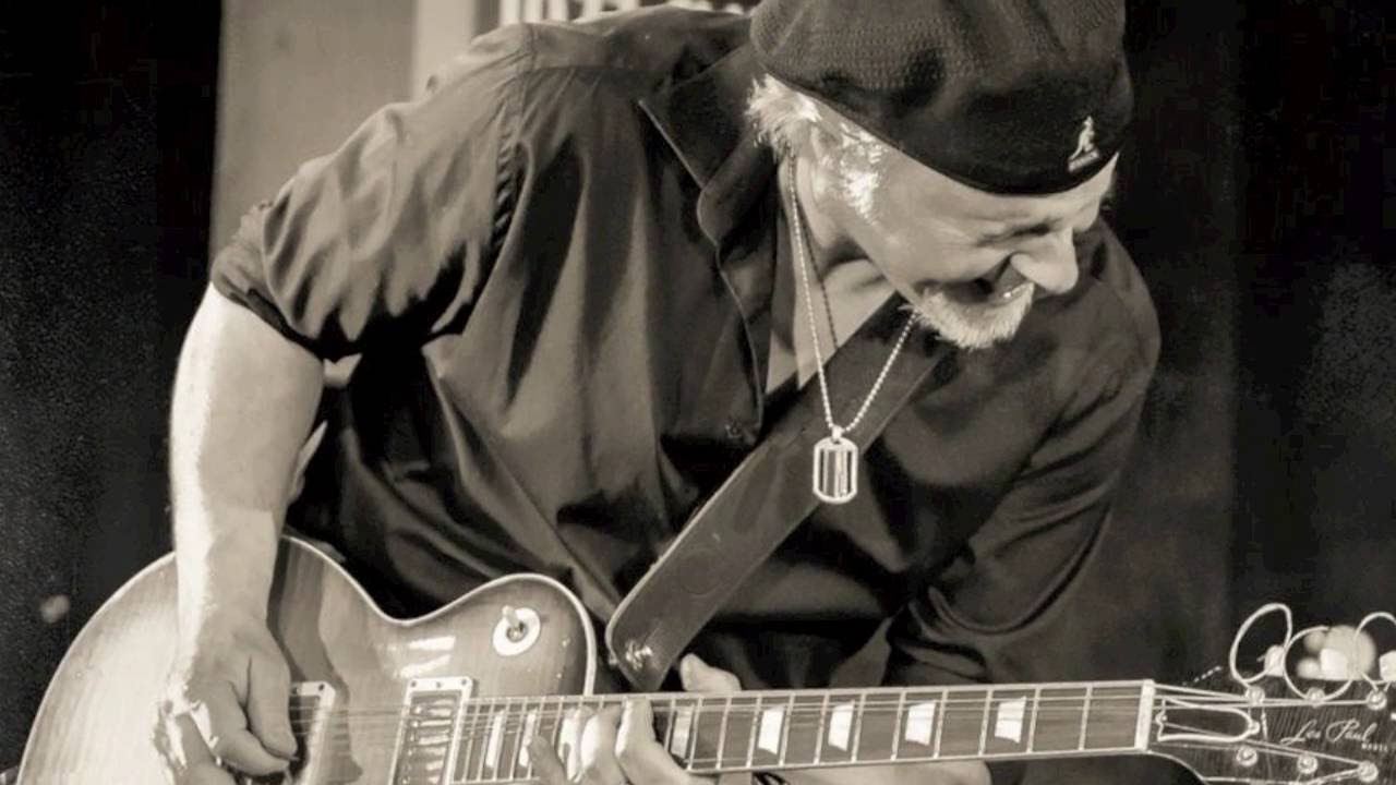 FRED CHAPELLIER plays PETER GREEN'S BLACK MAGIC WOMAN (Live)