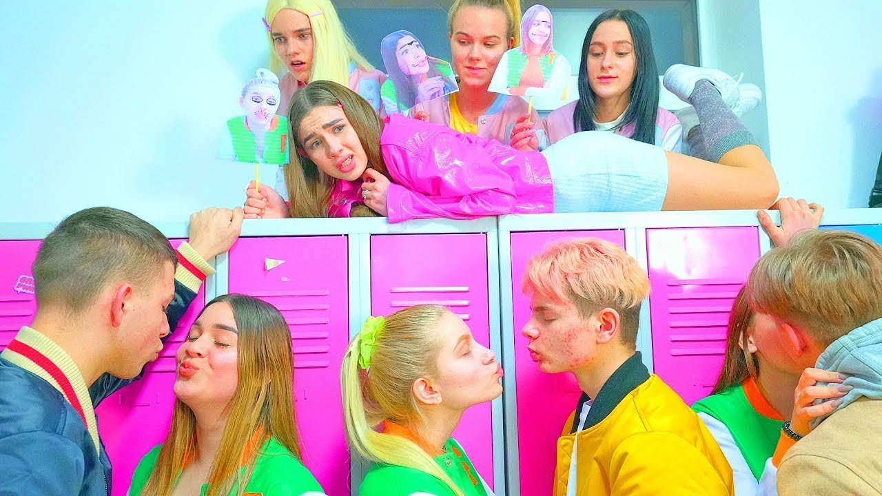 Bunny Cheerleaders VS Frogs! Diana vill ha tillbaka sin före detta pojkvän ❤️ Vlogg om skolan