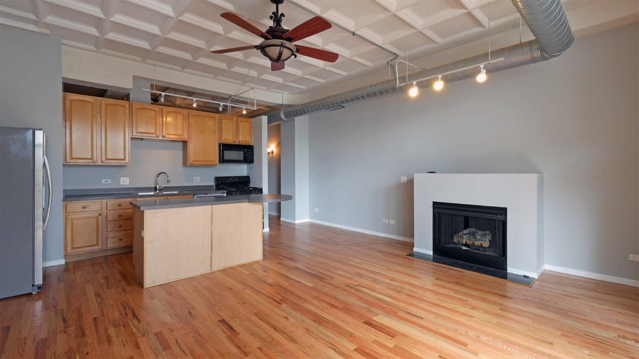 A classic South Loop Loft in a hyper-convenient location