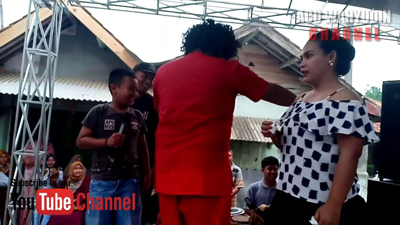 Lagi enak nyanyi Rifky Aliando Alias Ceu Piyah Disamperin Polisi