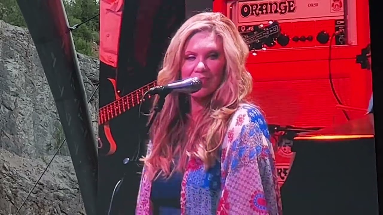 Robert Plant Alison Krauss 2022 Quattro (Alexico cover)HD+Audio Live at Limestone Quarry Sweden