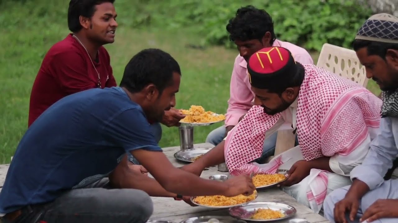 मियां Aur मौलवी साहब का चोरी के मुर्गे 🐓 की दावत 