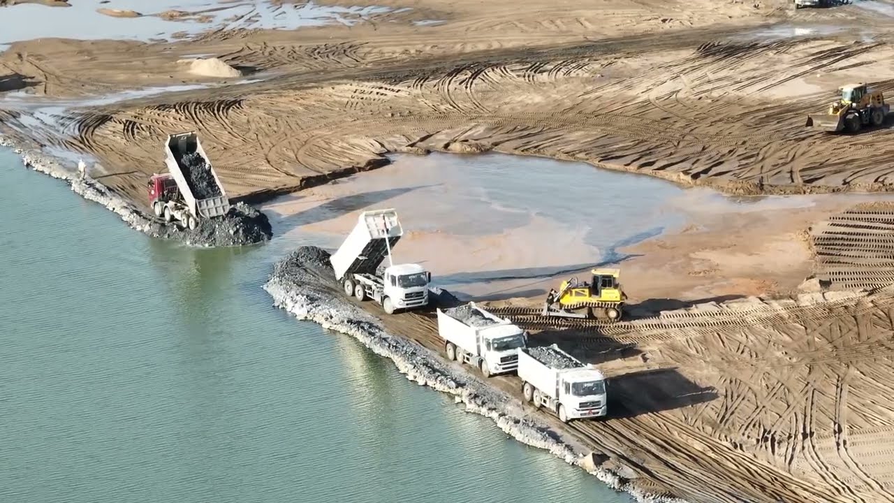OMG Contact ROAD By Bulldozer SHANTUI Pushing Stone Heavy By Dump Truck 25T Big Stone