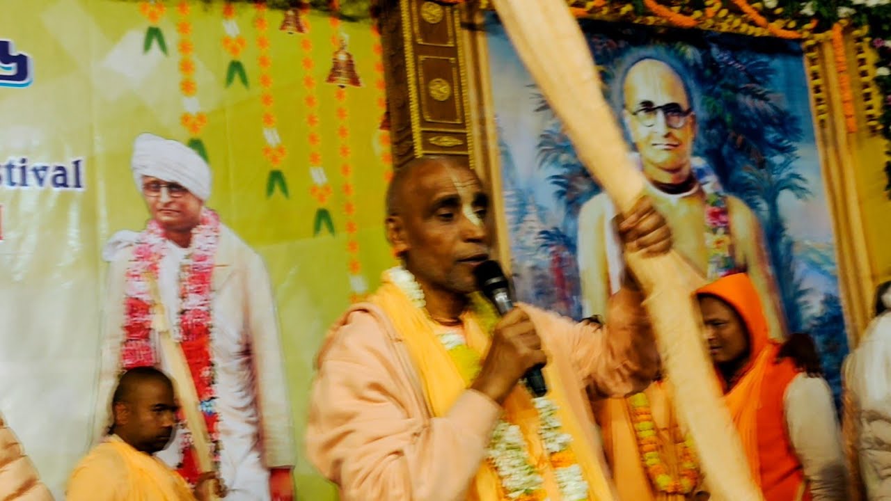 Śrīla Bhaktisiddhanta Saraswati Thakura Prabhupada Arati in his divine appearance day