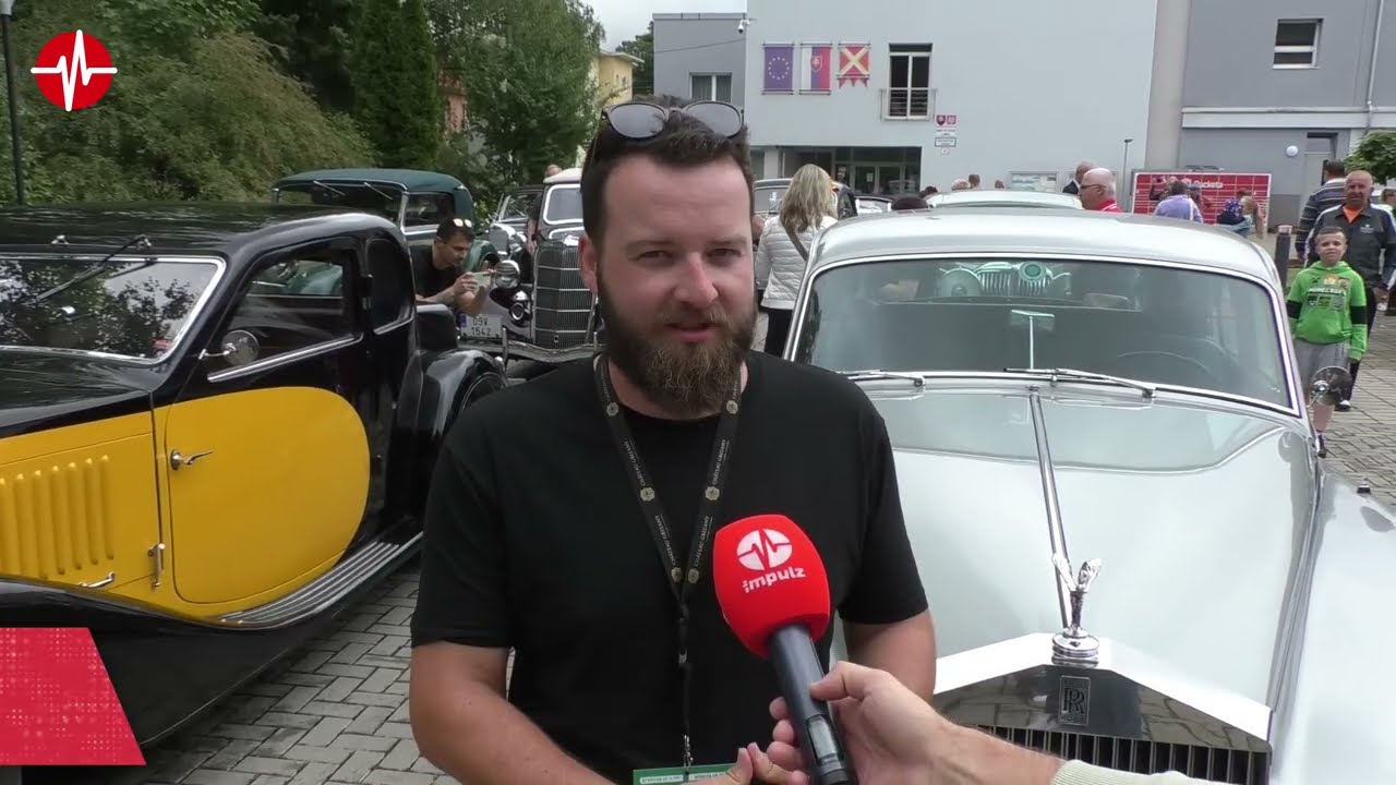 Elegancia a desiatky historických vozidiel v centre obce Ladce 18.7.2025