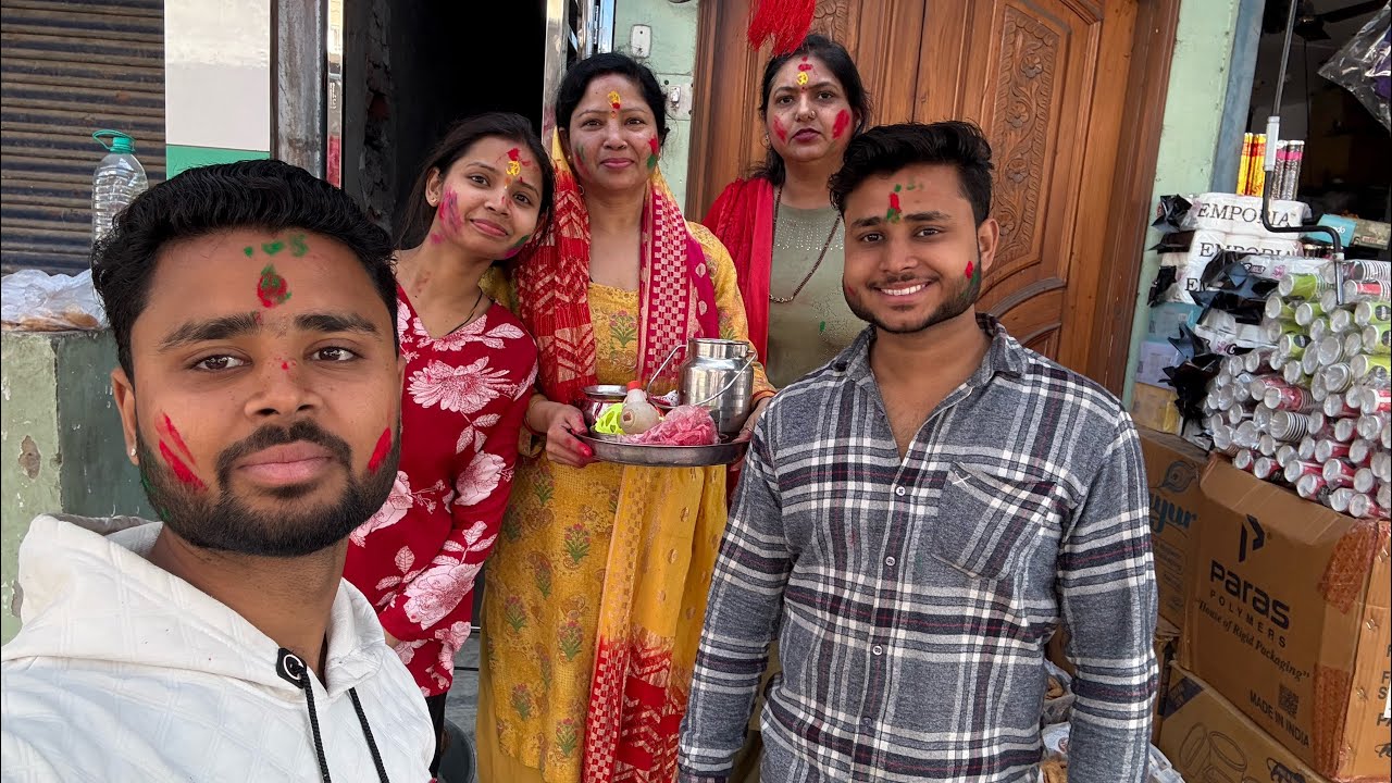 Mandir Mein Darshan nahin Ho Paayi Iti Lambi line Ke Chakkar mein 🙏 Holi Day 2 Ne Dil Jeet Liya! ❤️￼