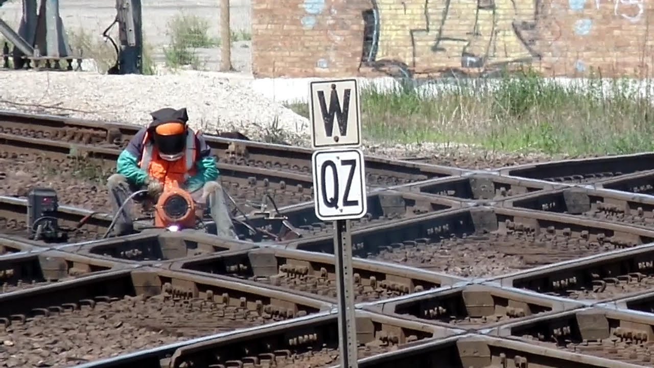 Train Crosses Diamond Interlocking Repair