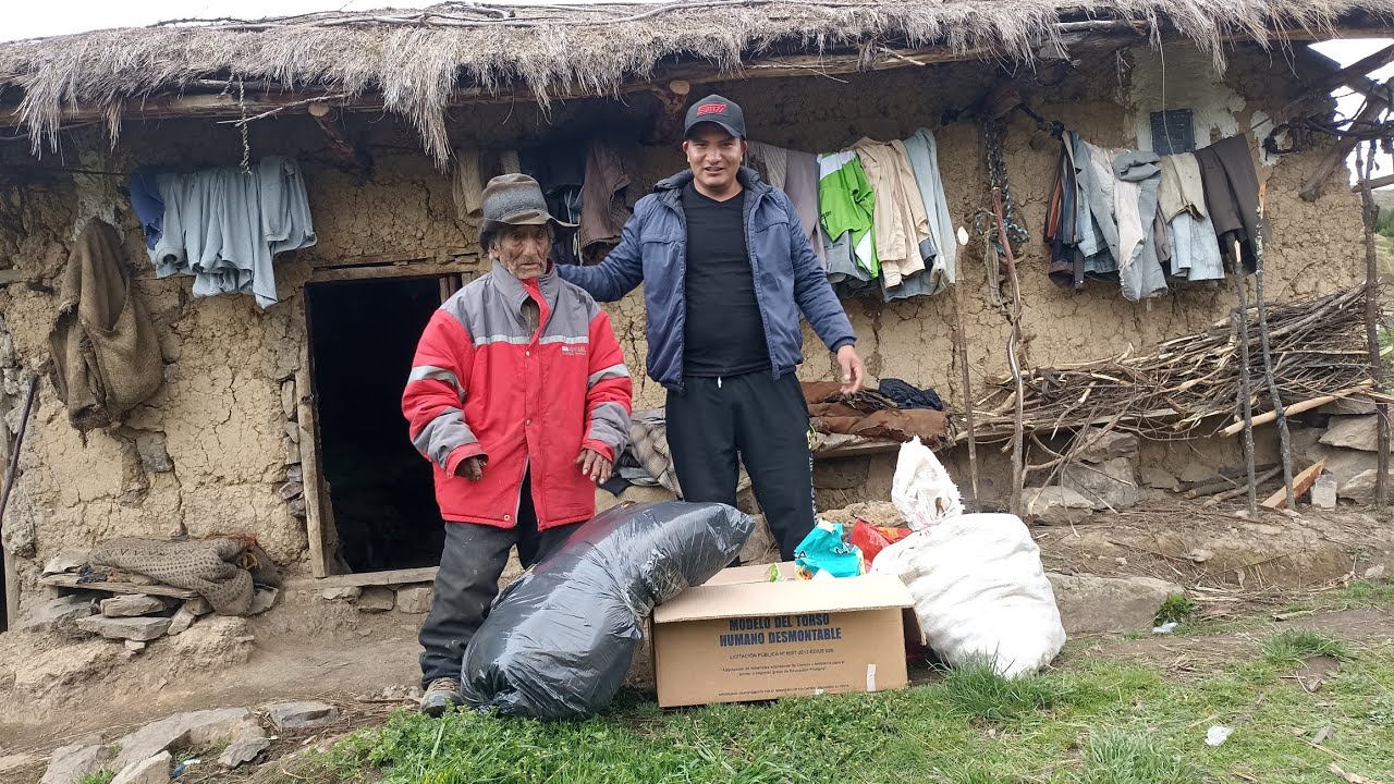 Un DÍA con el Abuelito que Vive SOLO y No tiene Hijos