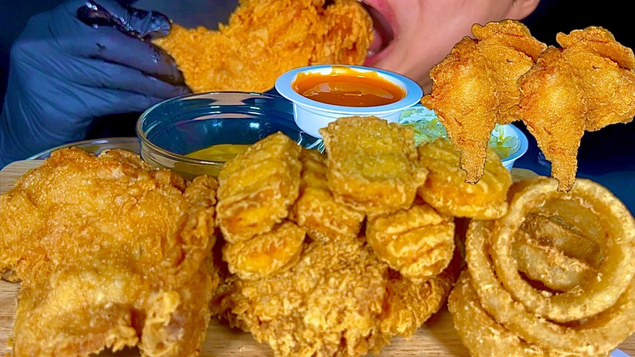 ASMR 치킨 먹방! 바삭한 통다리치킨 치킨너겟, 어니언링까지 맘스터치 MUKBANG FRIED CHICKEN & CHICKEN NUGGETS